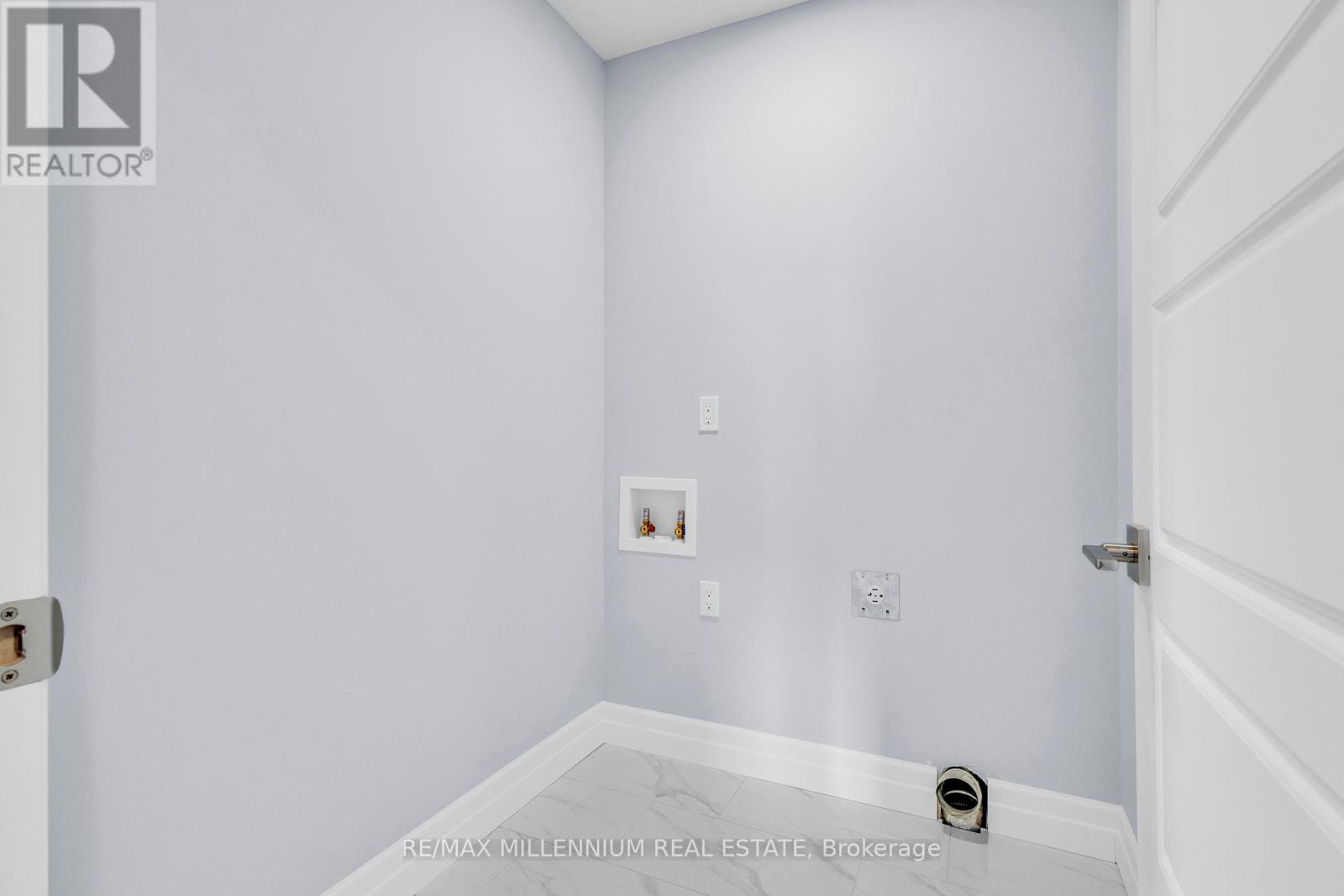 176 Foxborough Place, Thames Centre, Ontario  N0M 2P0 - Photo 25 - X12081135