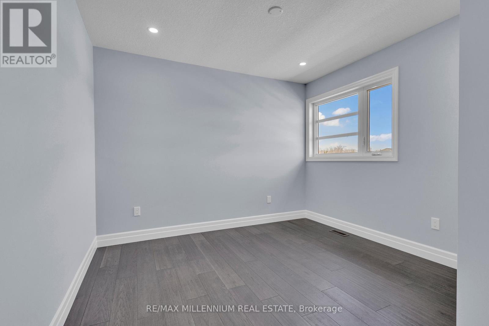 176 Foxborough Place, Thames Centre, Ontario  N0M 2P0 - Photo 26 - X12081135