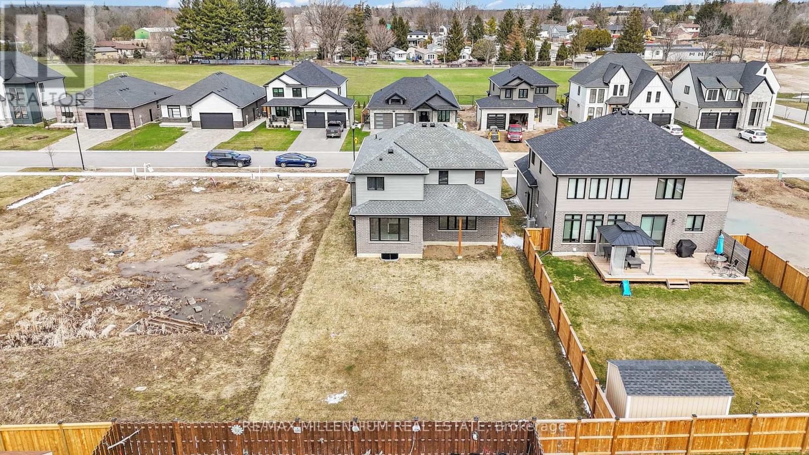 176 Foxborough Place, Thames Centre, Ontario  N0M 2P0 - Photo 3 - X12081135
