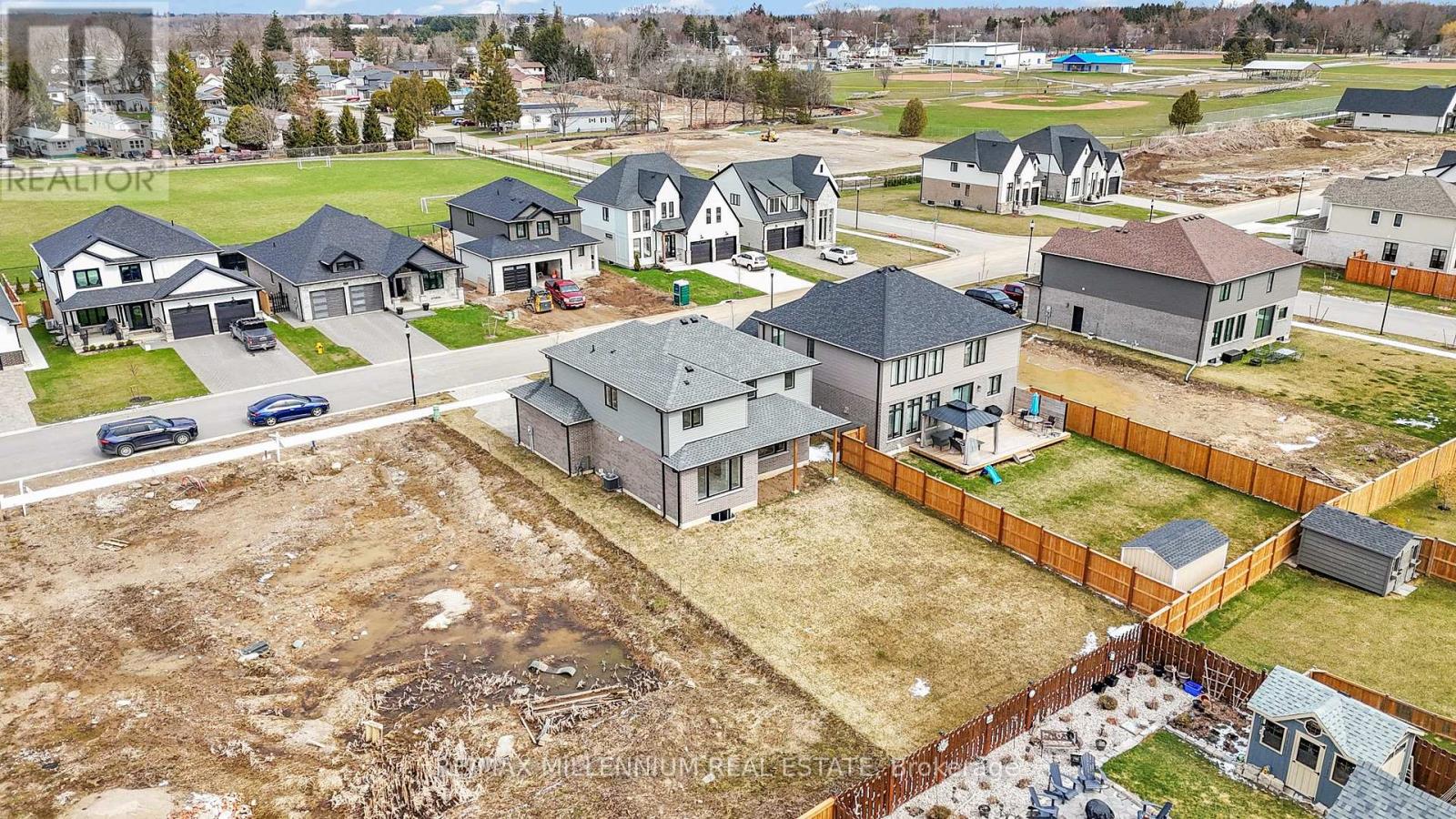 176 Foxborough Place, Thames Centre, Ontario  N0M 2P0 - Photo 4 - X12081135