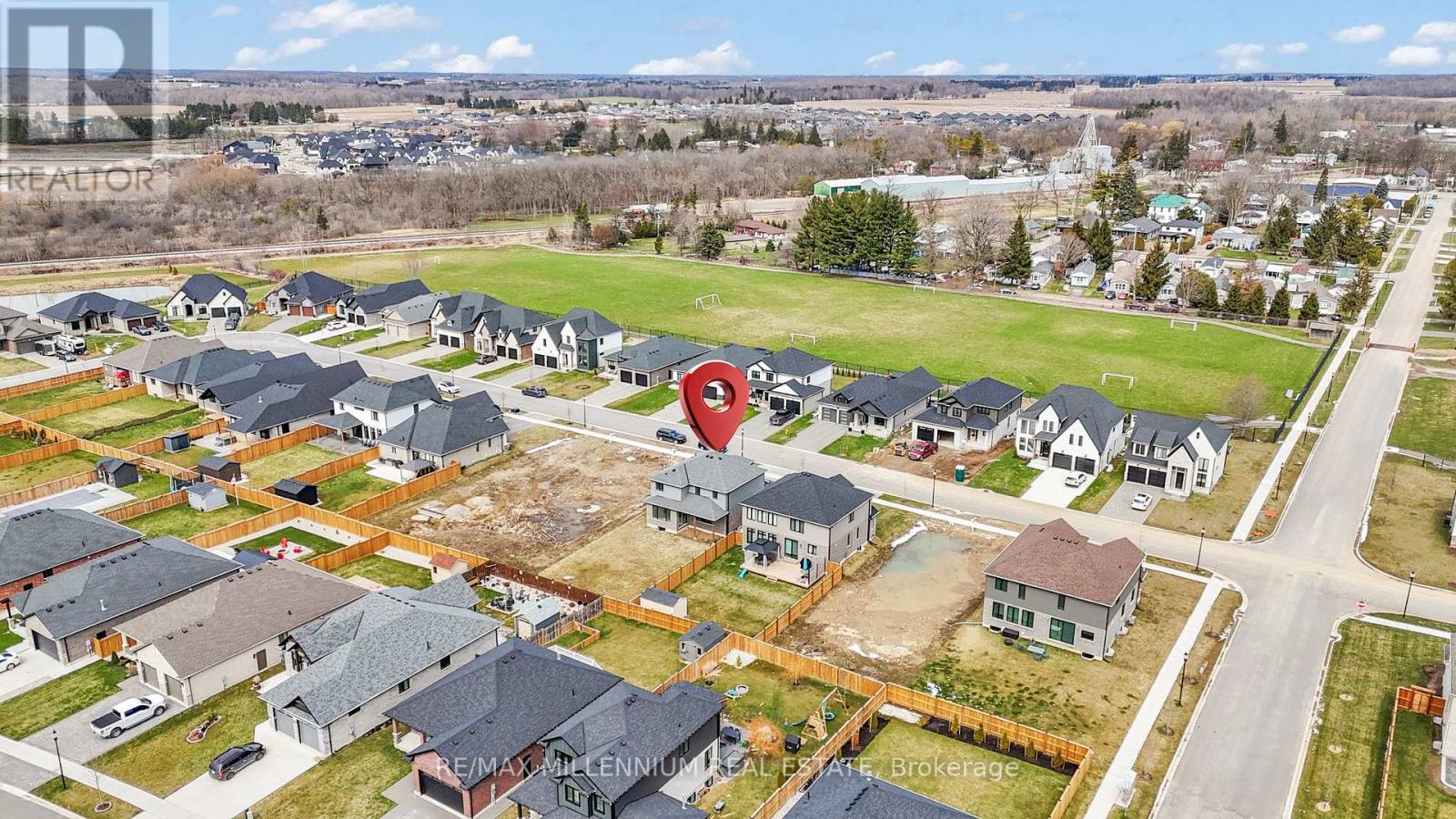 176 Foxborough Place, Thames Centre, Ontario  N0M 2P0 - Photo 5 - X12081135