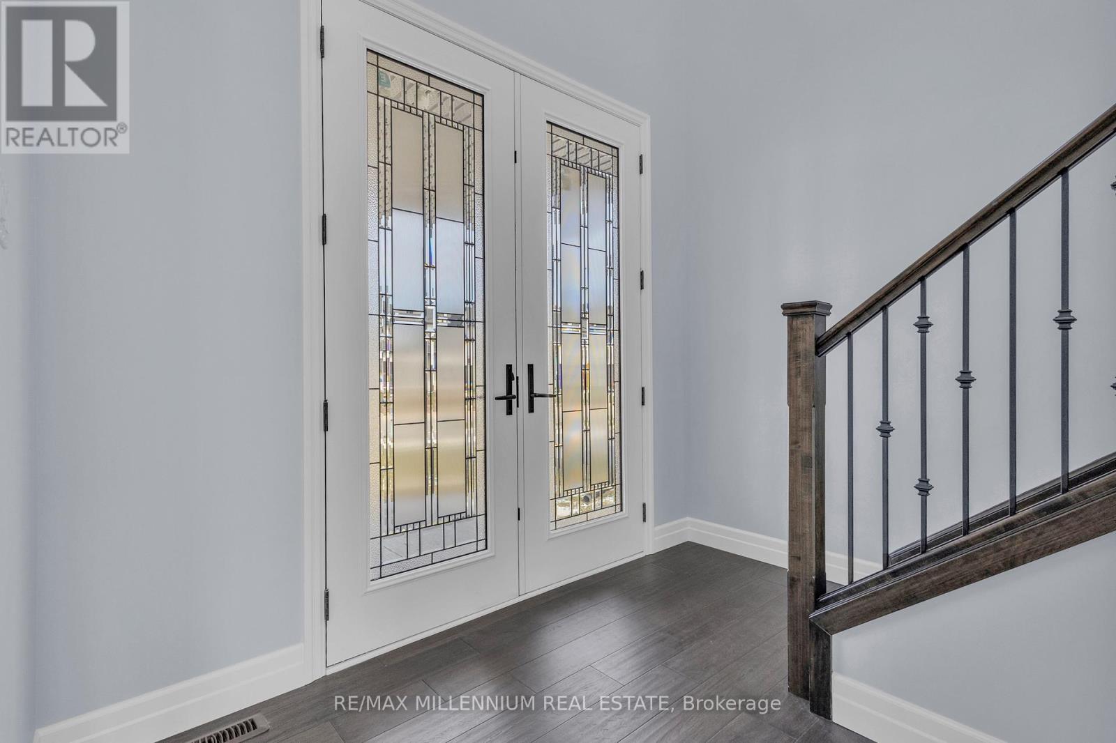 176 Foxborough Place, Thames Centre, Ontario  N0M 2P0 - Photo 6 - X12081135