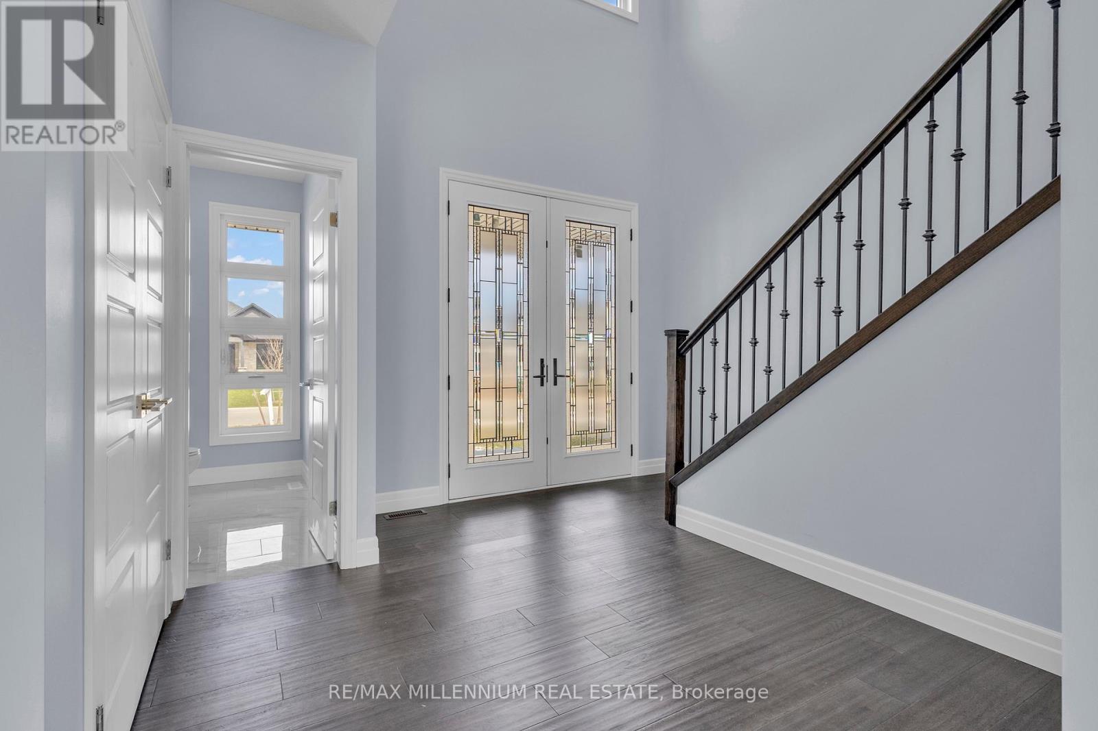 176 Foxborough Place, Thames Centre, Ontario  N0M 2P0 - Photo 8 - X12081135