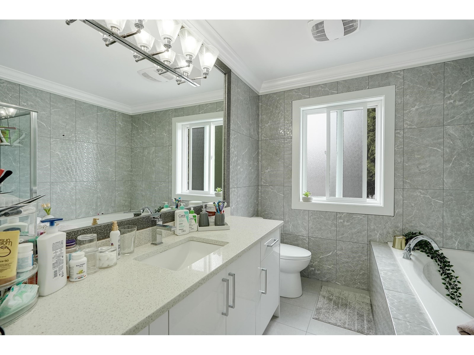 17217 59 Avenue, Surrey, British Columbia  V3S 8T7 - Photo 13 - R2989038