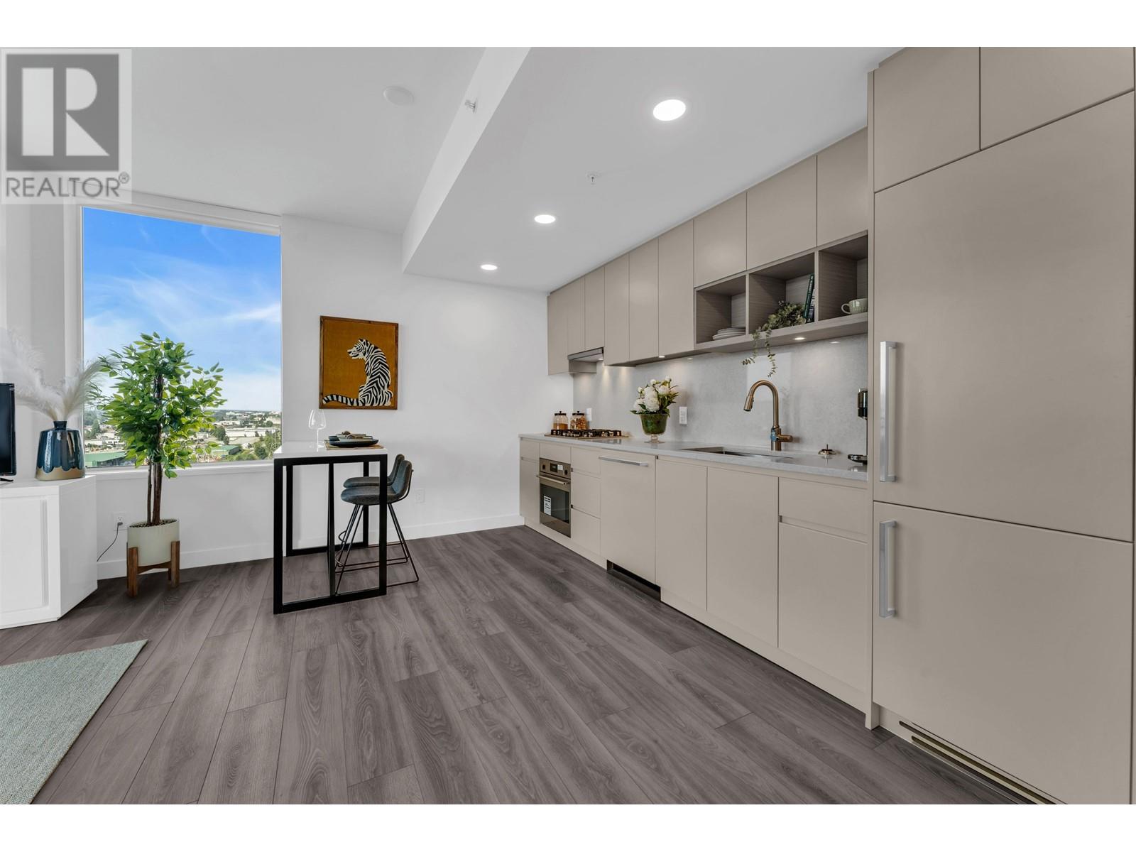 Listing Picture 5 of 33 : 1205 4433 ALASKA STREET, Burnaby / 本拿比 - 魯藝地產 Yvonne Lu Group - MLS Medallion Club Member