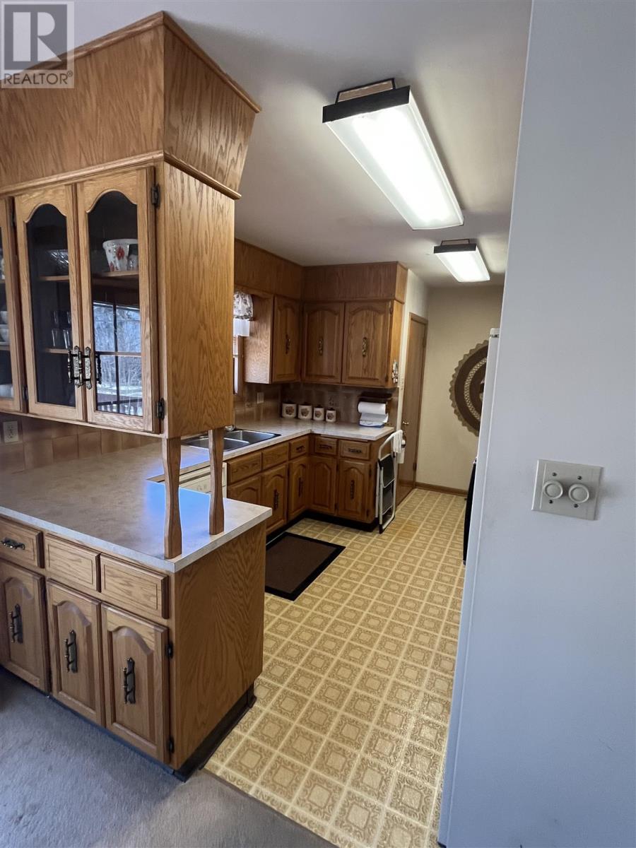 404 Mcbean Street, Thunder Bay, Ontario  P7B 4L5 - Photo 10 - TB250757
