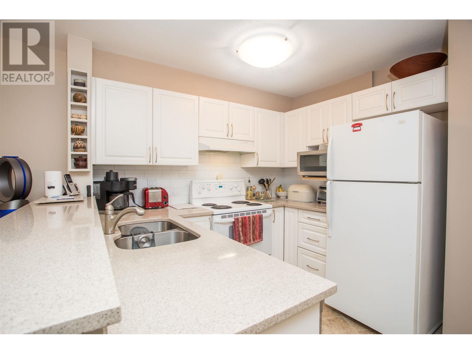 315 960 Lynn Valley Road, North Vancouver, British Columbia  V7J 3V6 - Photo 5 - R2989782