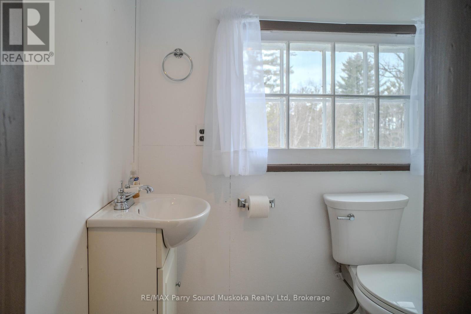 21 Rankin Lake Road, Seguin, Ontario  P2A 0B2 - Photo 39 - X12081280