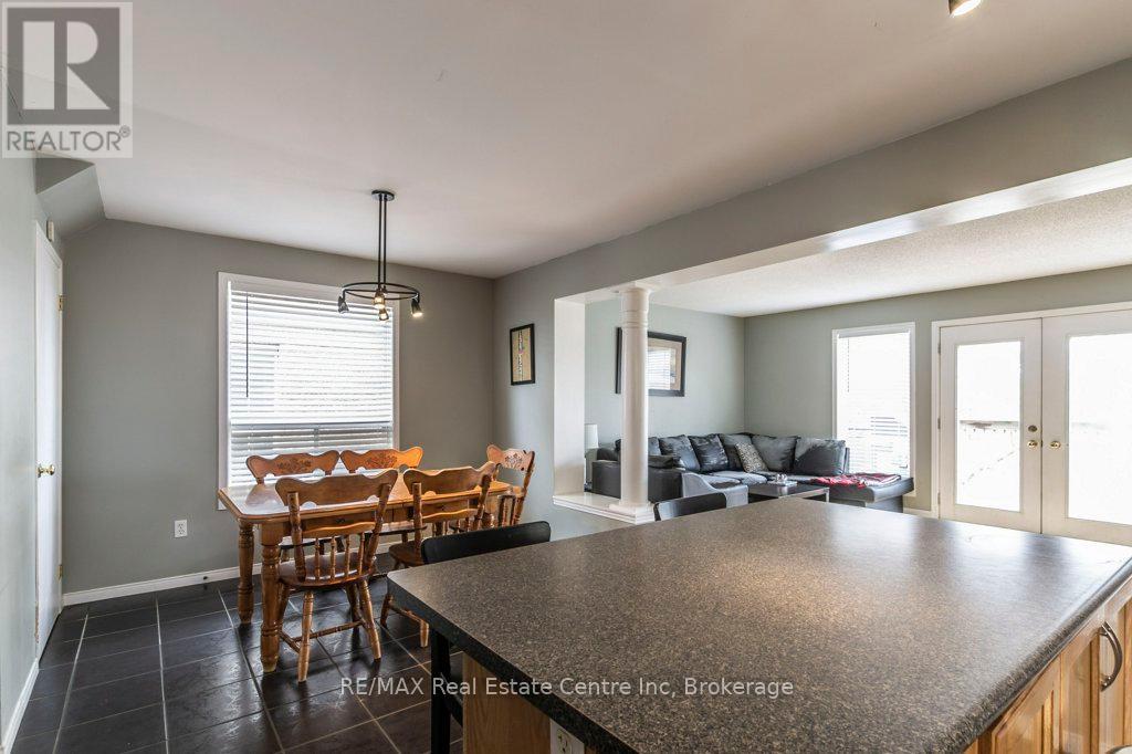 71 Milson Crescent, Guelph, Ontario  N1C 1G7 - Photo 14 - X12081282