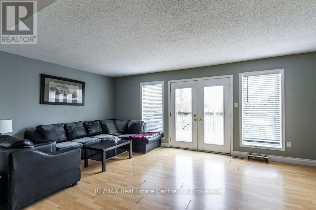 71 Milson Crescent, Guelph, Ontario  N1C 1G7 - Photo 16 - X12081282