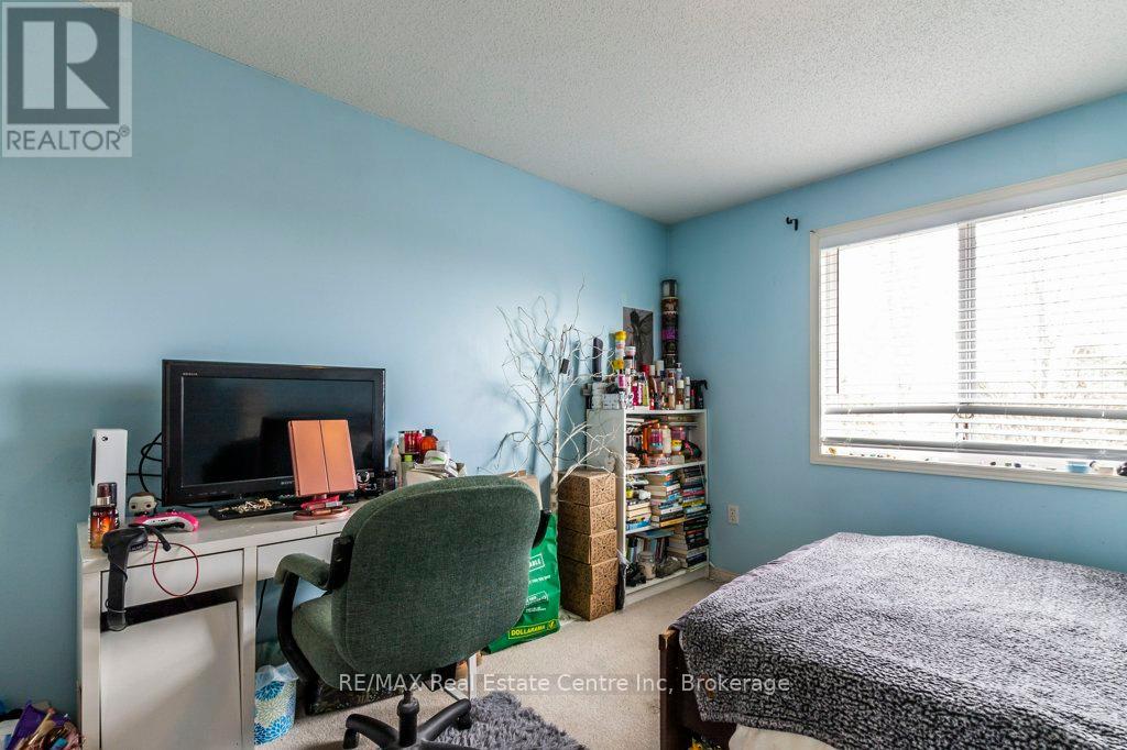 71 Milson Crescent, Guelph, Ontario  N1C 1G7 - Photo 20 - X12081282