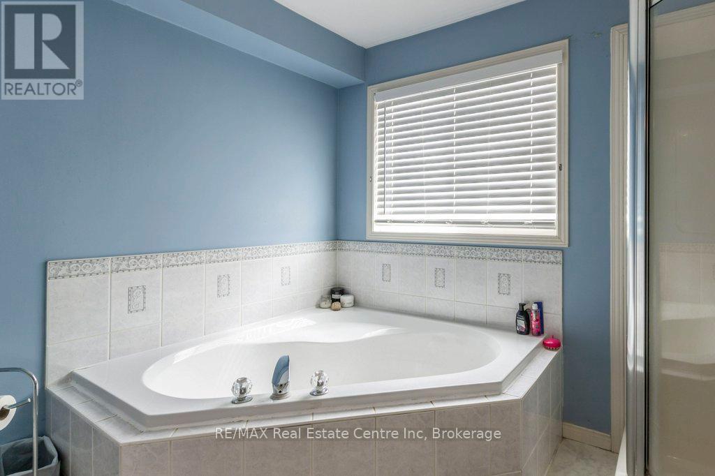 71 Milson Crescent, Guelph, Ontario  N1C 1G7 - Photo 27 - X12081282