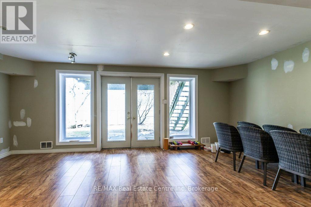 71 Milson Crescent, Guelph, Ontario  N1C 1G7 - Photo 32 - X12081282