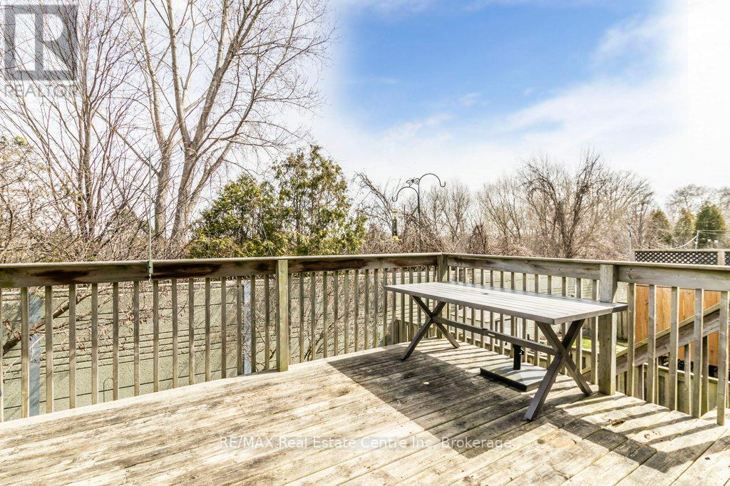 71 Milson Crescent, Guelph, Ontario  N1C 1G7 - Photo 37 - X12081282