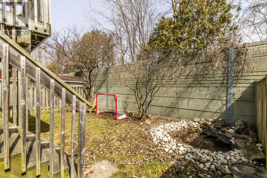 71 Milson Crescent, Guelph, Ontario  N1C 1G7 - Photo 39 - X12081282