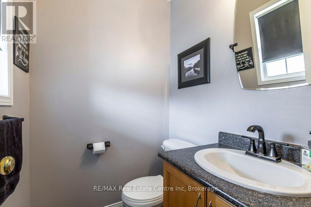 71 Milson Crescent, Guelph, Ontario  N1C 1G7 - Photo 7 - X12081282