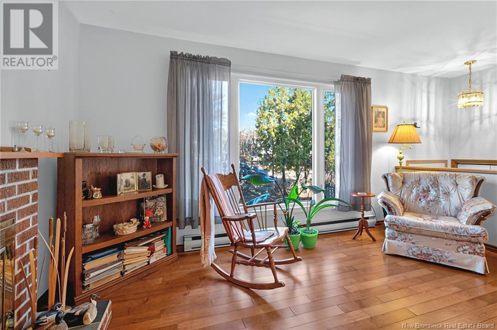 Property at 24 Chestnut Crescent image 3