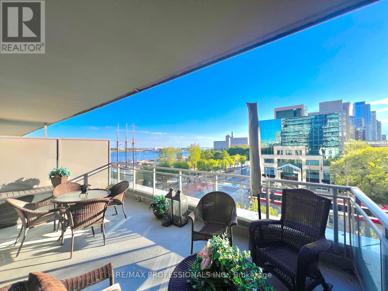 517 - 410 Queens Quay W, Toronto, Ontario  M5V 3T1 - Photo 3 - C12081245