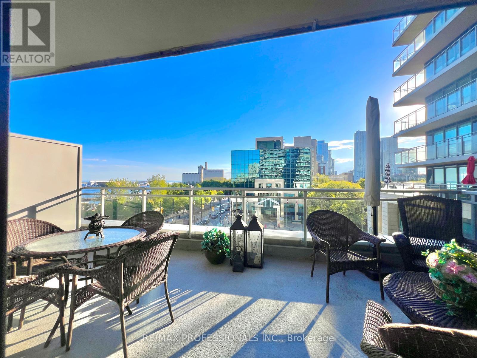 517 - 410 Queens Quay W, Toronto, Ontario  M5V 3T1 - Photo 4 - C12081245