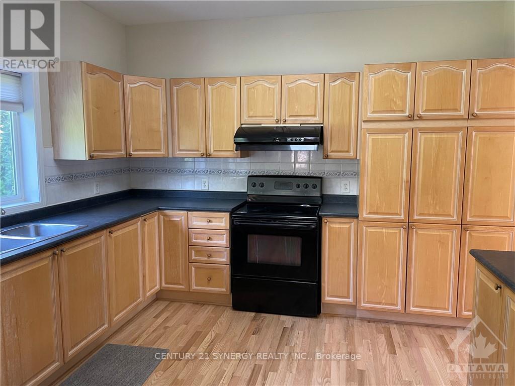 149 Insmill Crescent, Ottawa, Ontario  K2T 1G2 - Photo 11 - X12081176