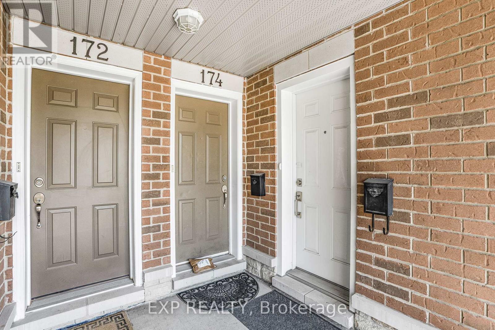 18 - 176 Den Haag Drive, Ottawa, Ontario  K1K 2V7 - Photo 5 - X12081267