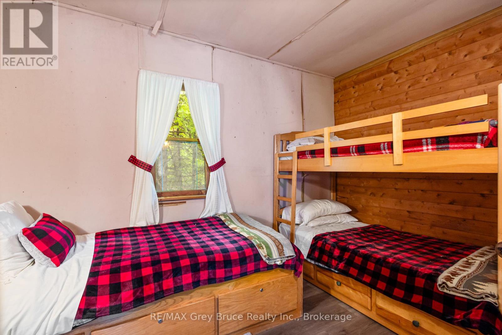 6726 Highway 6, Northern Bruce Peninsula, Ontario  N0H 2R0 - Photo 21 - X11955886