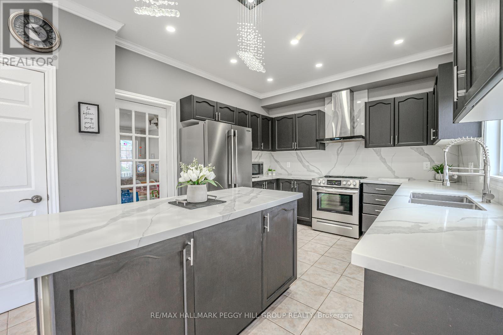 Property at 61 CARLEY CRESCENT image 4