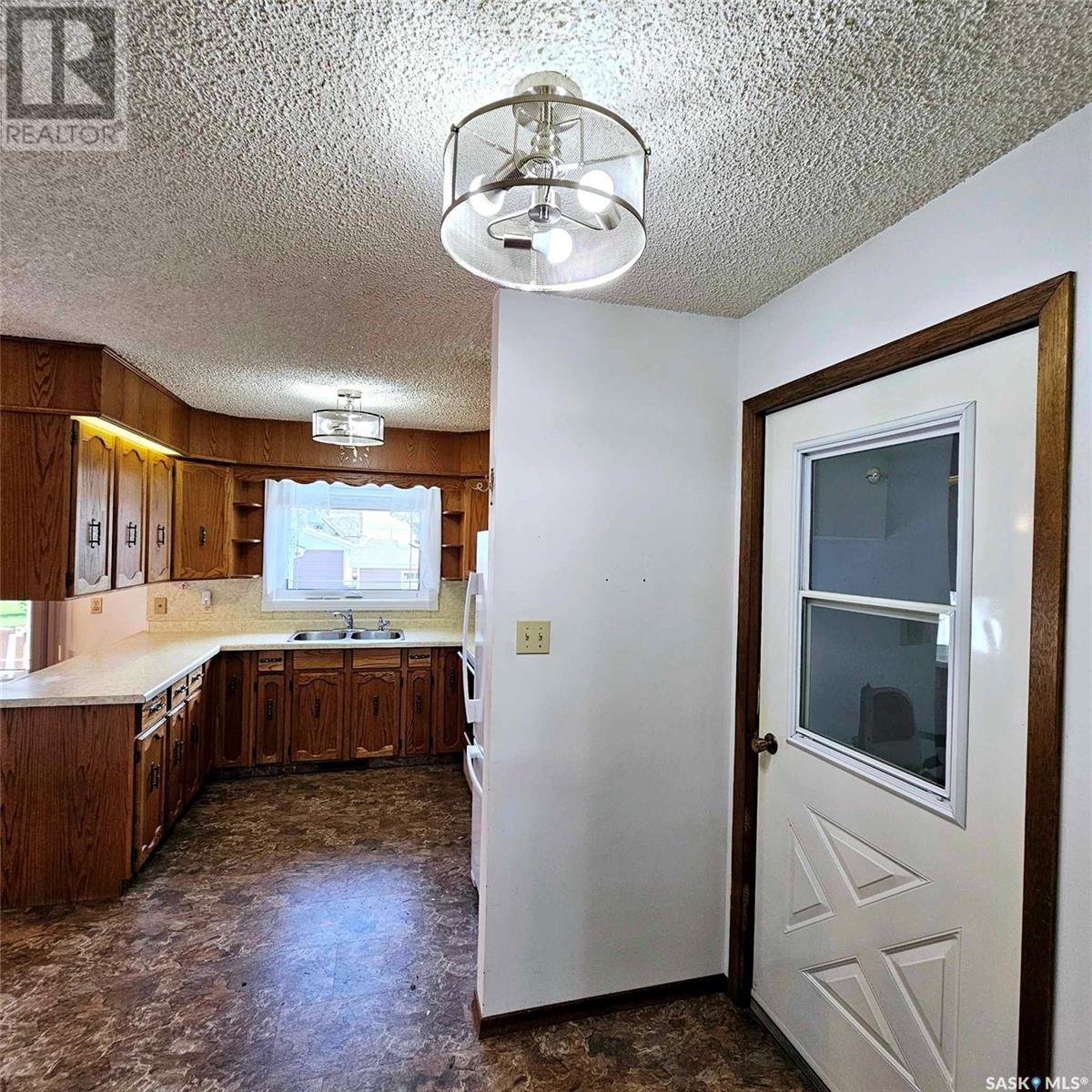 219 Carl Avenue E, Langenburg, Saskatchewan  S0A 2A0 - Photo 4 - SK983193