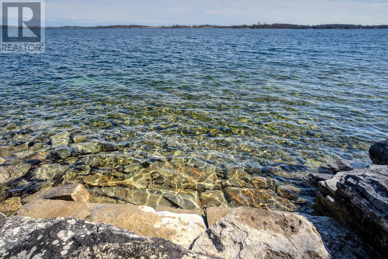 255 Good Friend Drive, Frontenac Islands, Ontario  K7G 2V6 - Photo 12 - X12075520