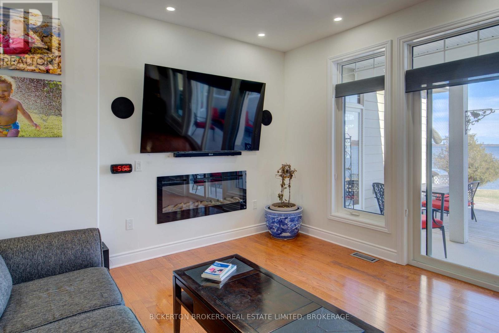 255 Good Friend Drive, Frontenac Islands, Ontario  K7G 2V6 - Photo 41 - X12075520
