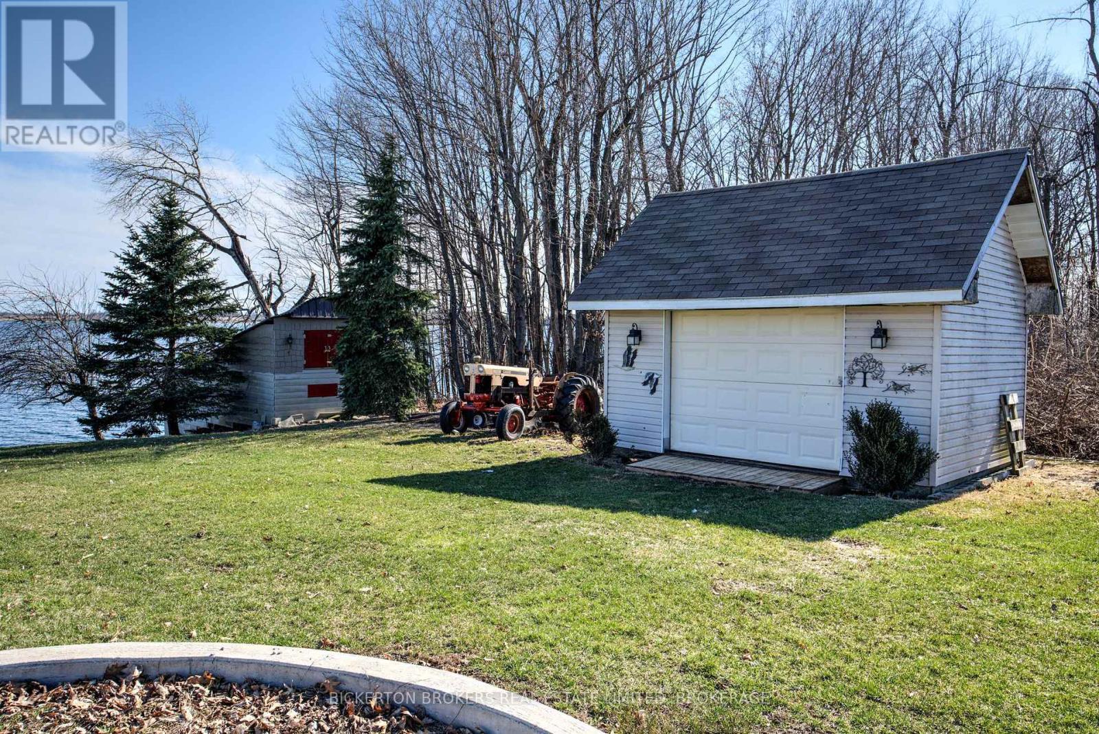255 Good Friend Drive, Frontenac Islands, Ontario  K7G 2V6 - Photo 48 - X12075520