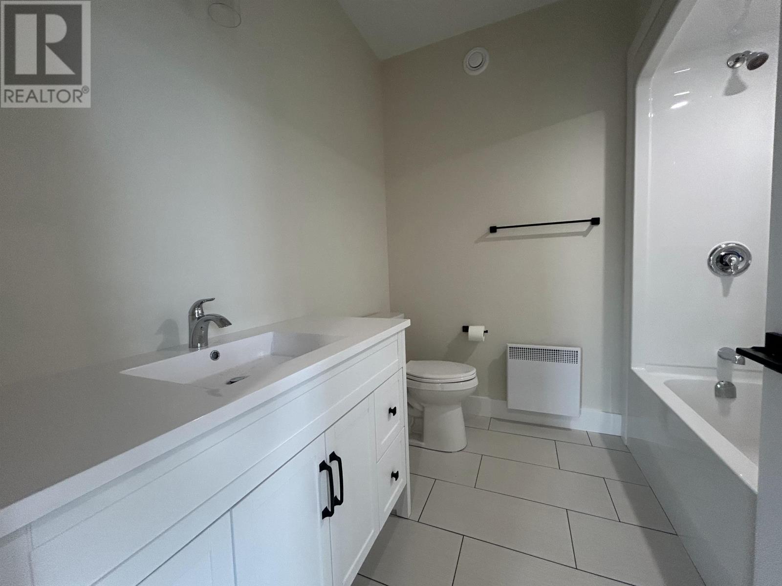 Property at 1374 Kingston Road image 4