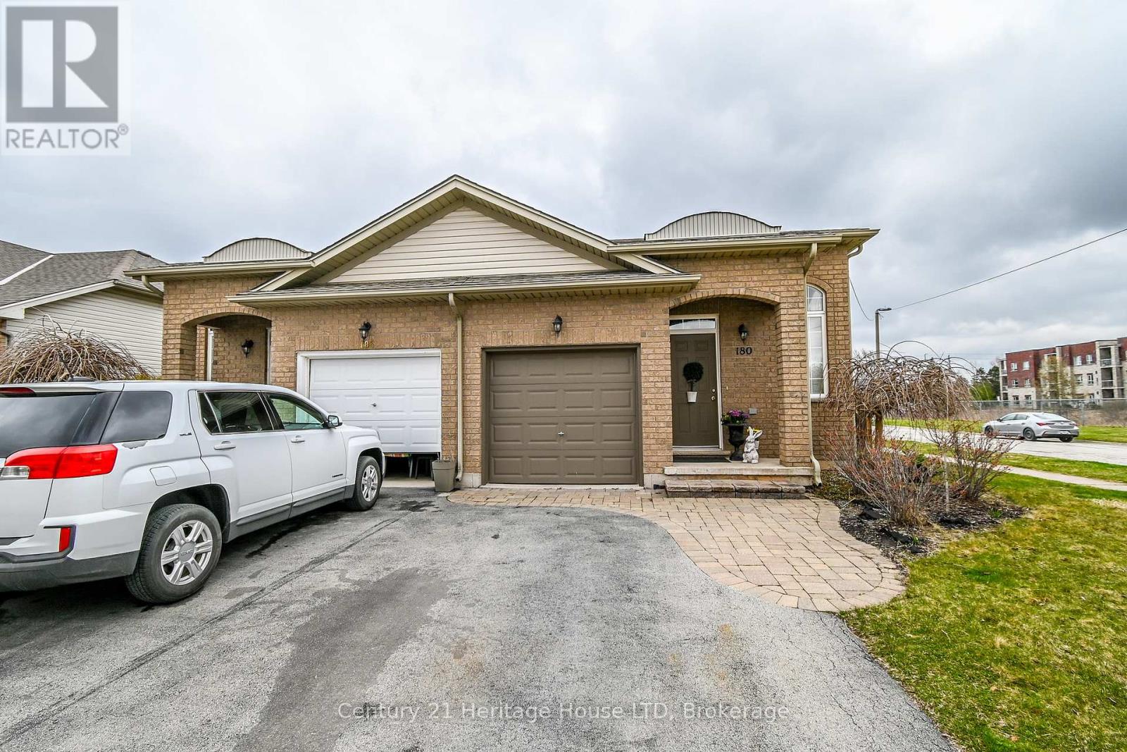 180 Oakcrest Avenue, Welland, Ontario  L3C 7K3 - Photo 33 - X12081415