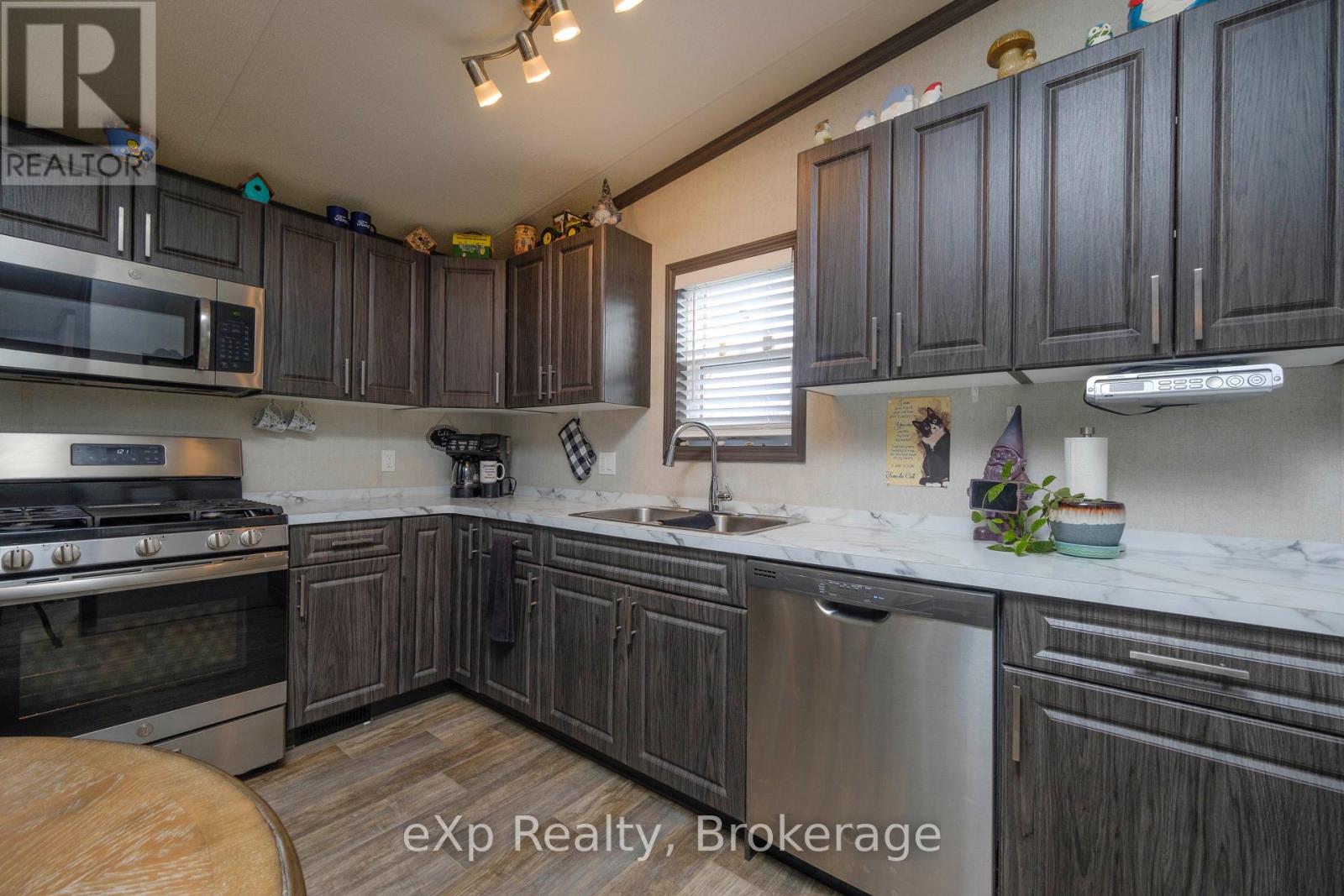 112 Meadowview Lane, North Perth, Ontario  N4W 3G8 - Photo 11 - X12081332