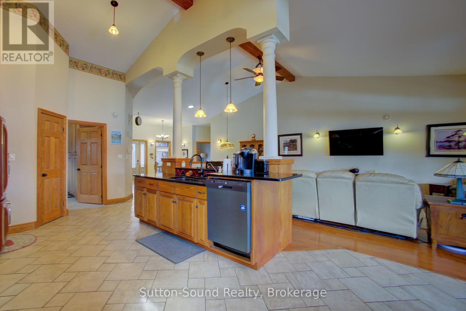 122 Mccullough Lake Drive, Chatsworth, Ontario  N0H 2V0 - Photo 14 - X12081404