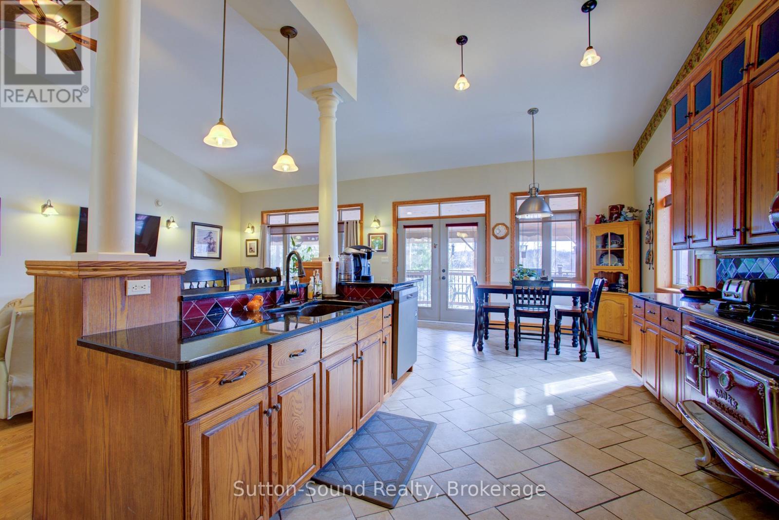 122 Mccullough Lake Drive, Chatsworth, Ontario  N0H 2V0 - Photo 15 - X12081404