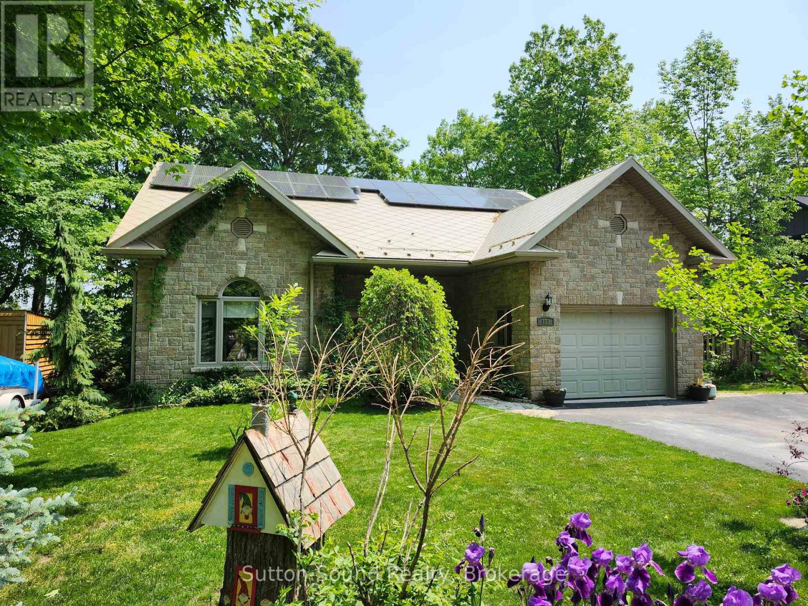 122 Mccullough Lake Drive, Chatsworth, Ontario  N0H 2V0 - Photo 2 - X12081404