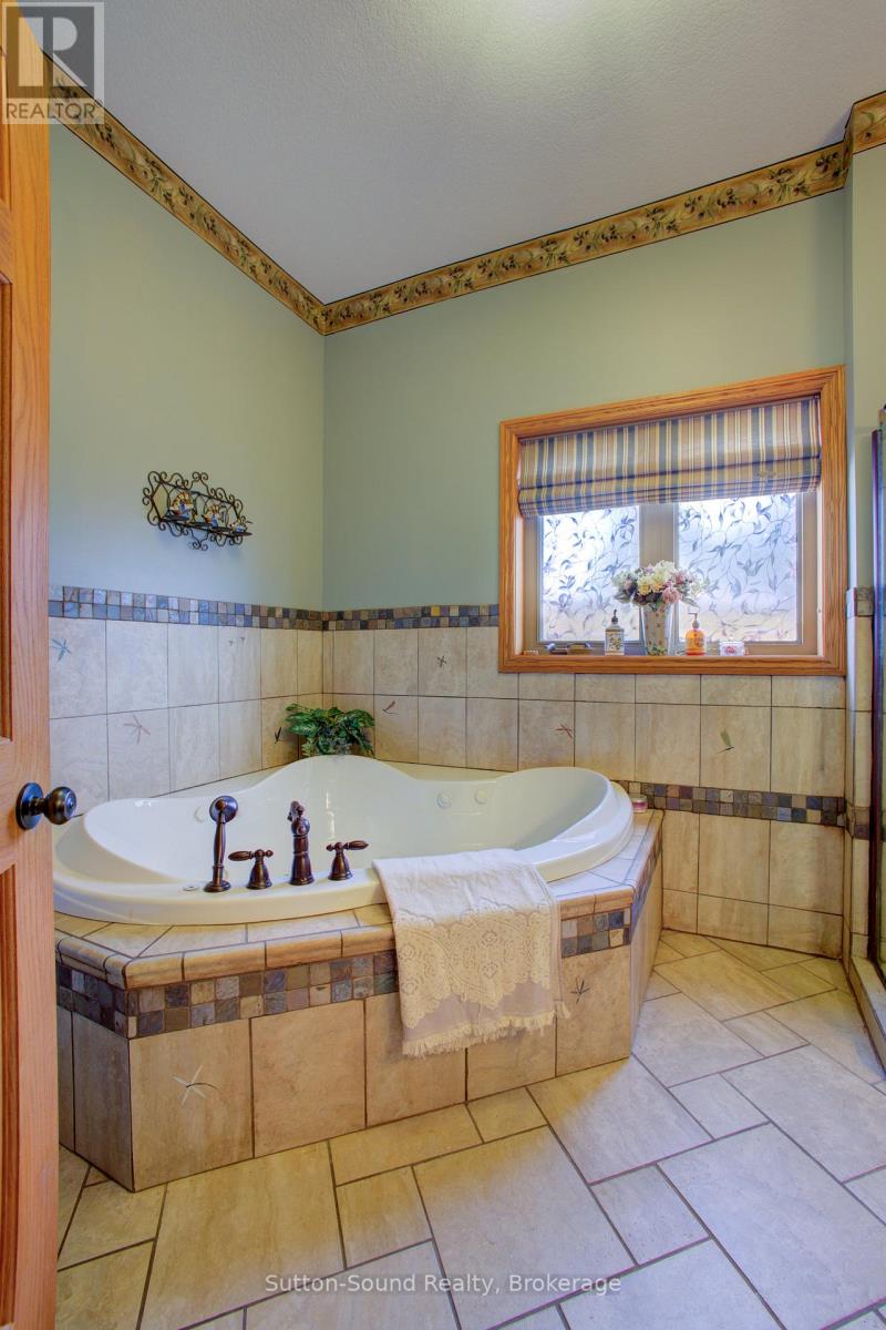 122 Mccullough Lake Drive, Chatsworth, Ontario  N0H 2V0 - Photo 20 - X12081404