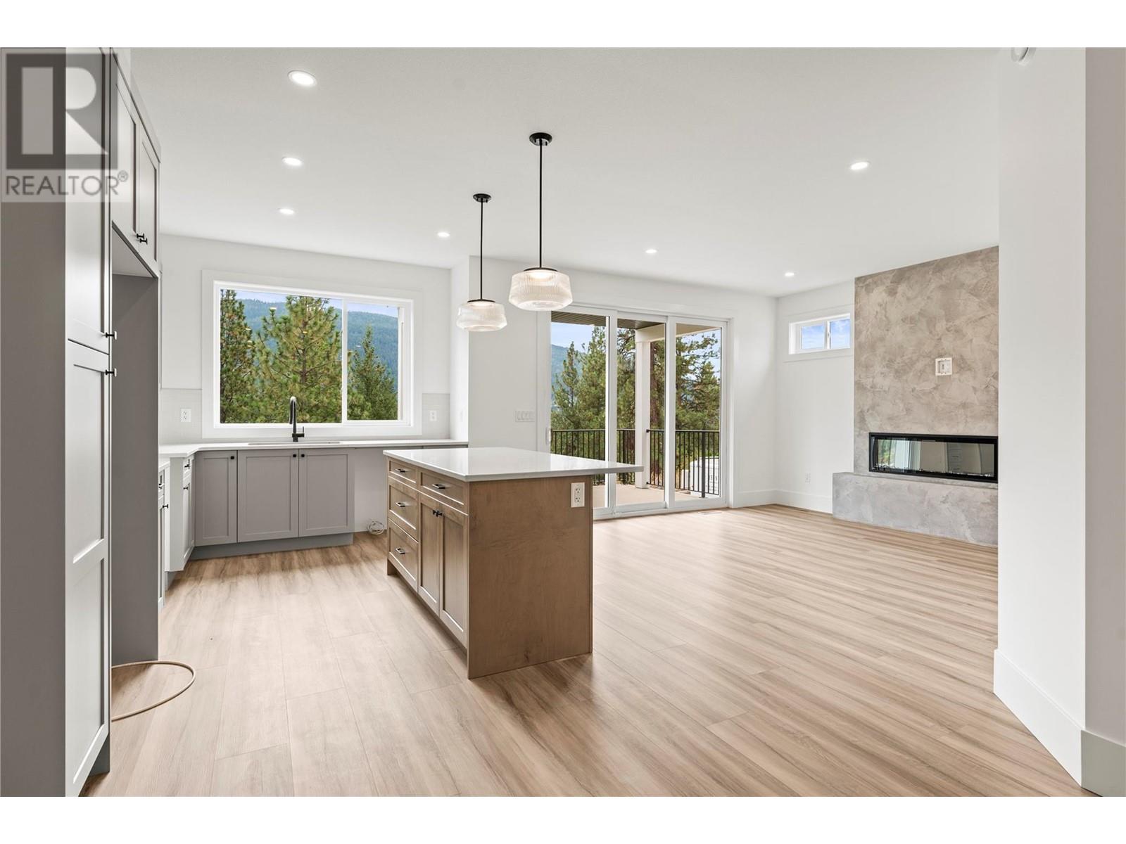 7077 Manning Place, Vernon, British Columbia  V1B 0B6 - Photo 17 - 10343256