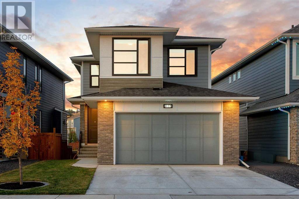 Property at 186 Cranbrook Park SE image 2