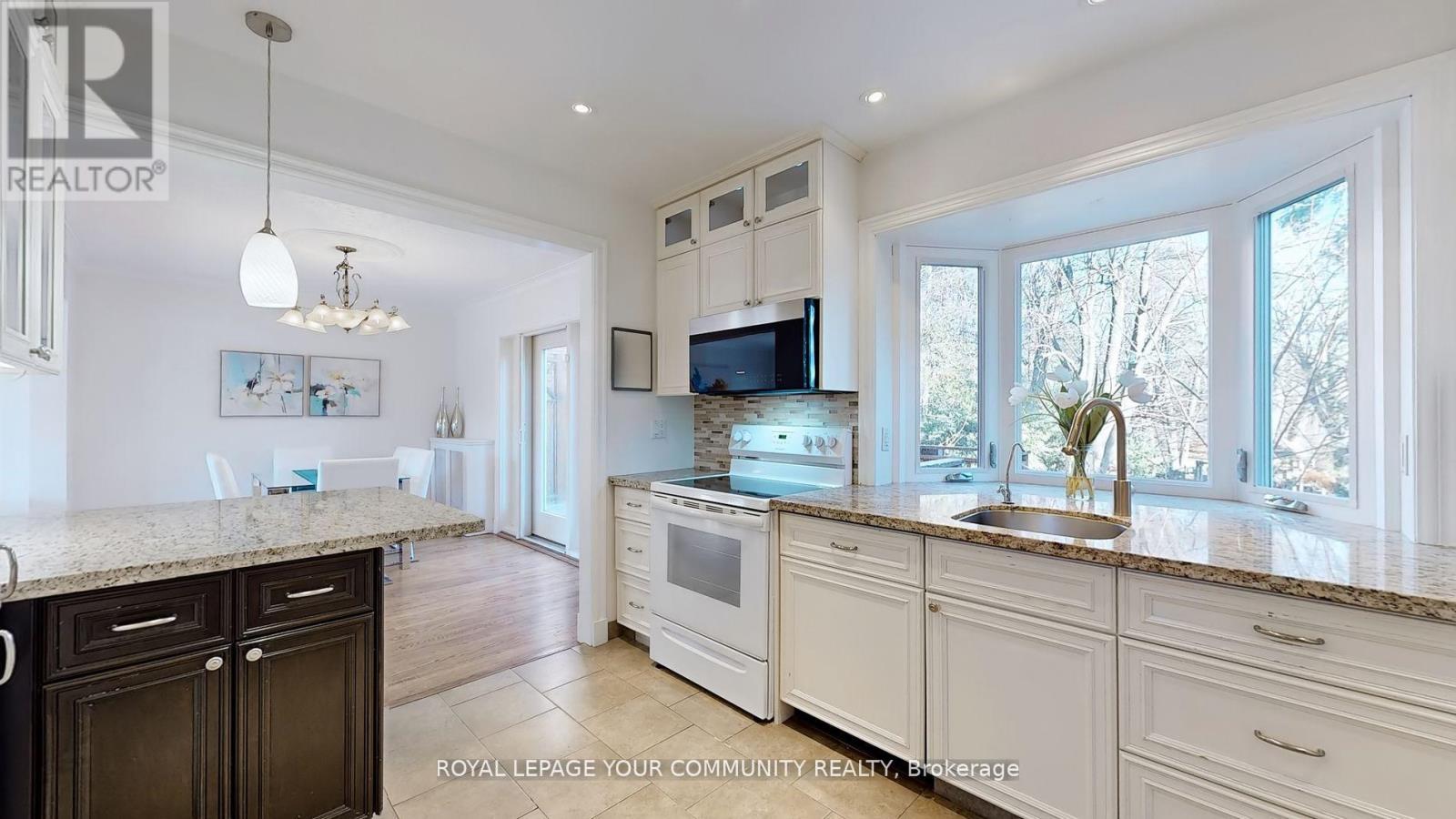 19 Strathgowan Crescent, Toronto, Ontario  M4N 2Z6 - Photo 9 - C12081312