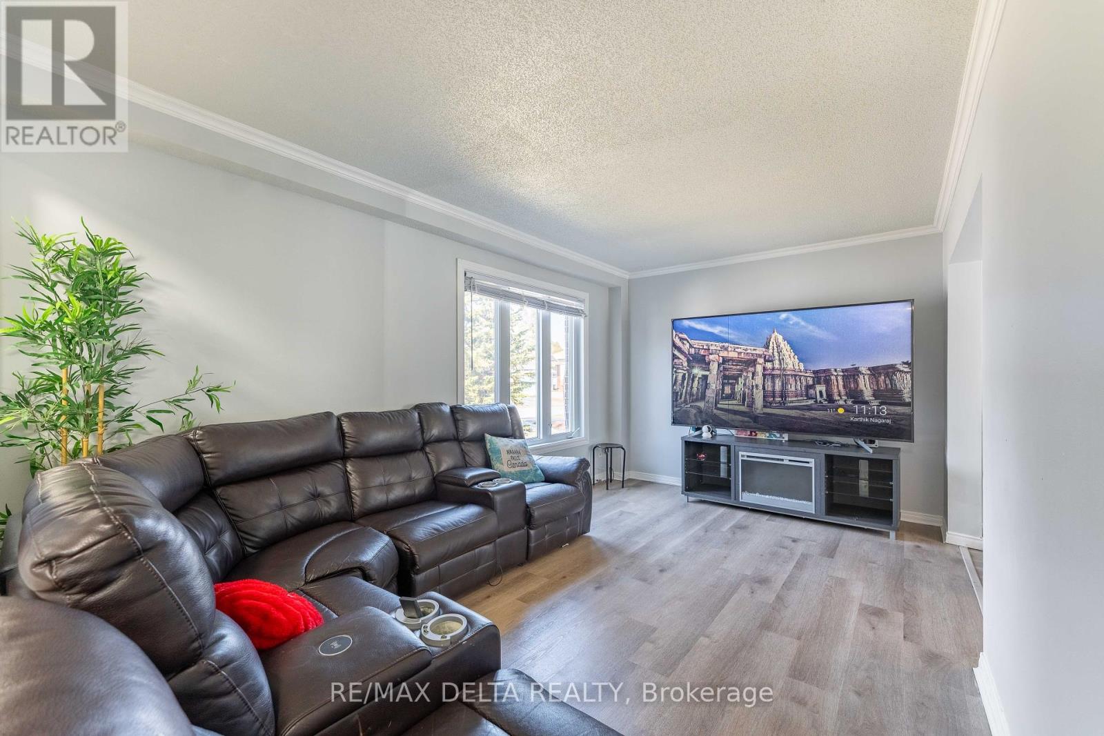 Property at 271 BONAVISTA STREET image 5