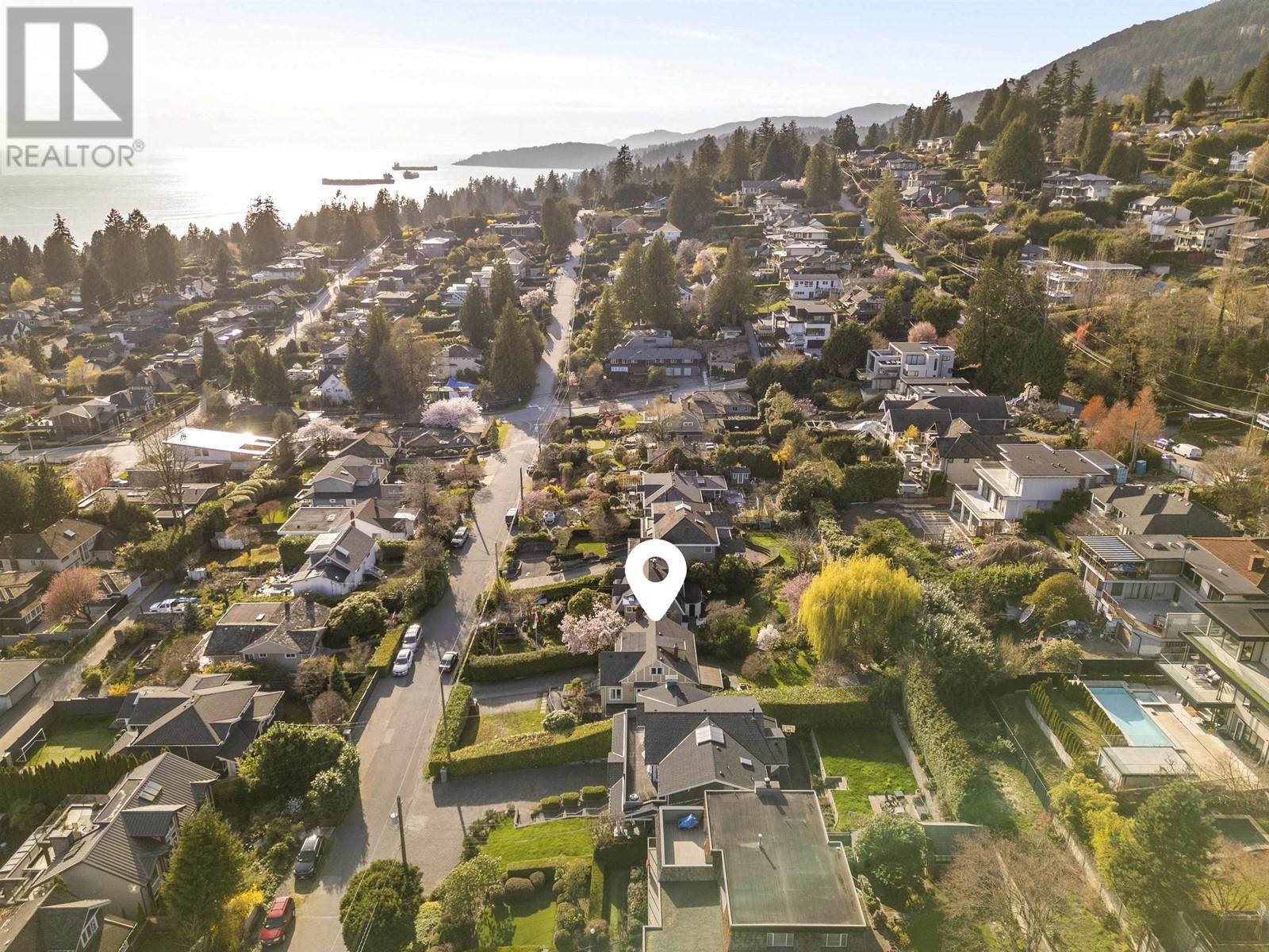 2441 Nelson Avenue, West Vancouver, British Columbia  V7V 2R3 - Photo 11 - R2986769