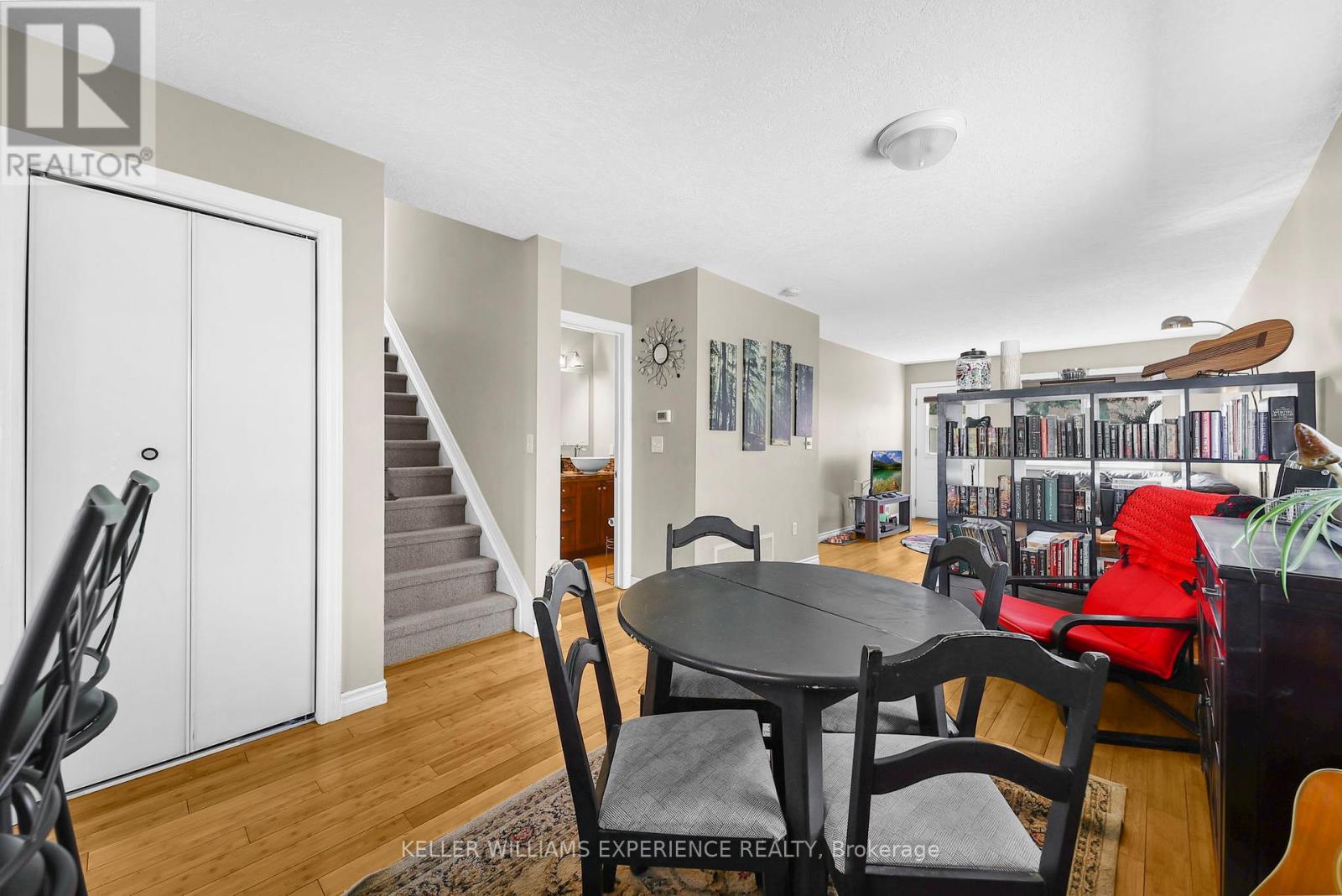 511 Thomas Street, Clearview, Ontario  L0M 1S0 - Photo 12 - S12081413