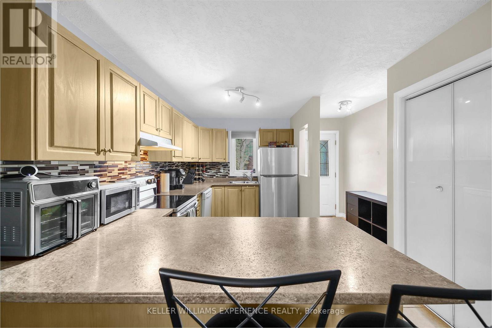 511 Thomas Street, Clearview, Ontario  L0M 1S0 - Photo 14 - S12081413