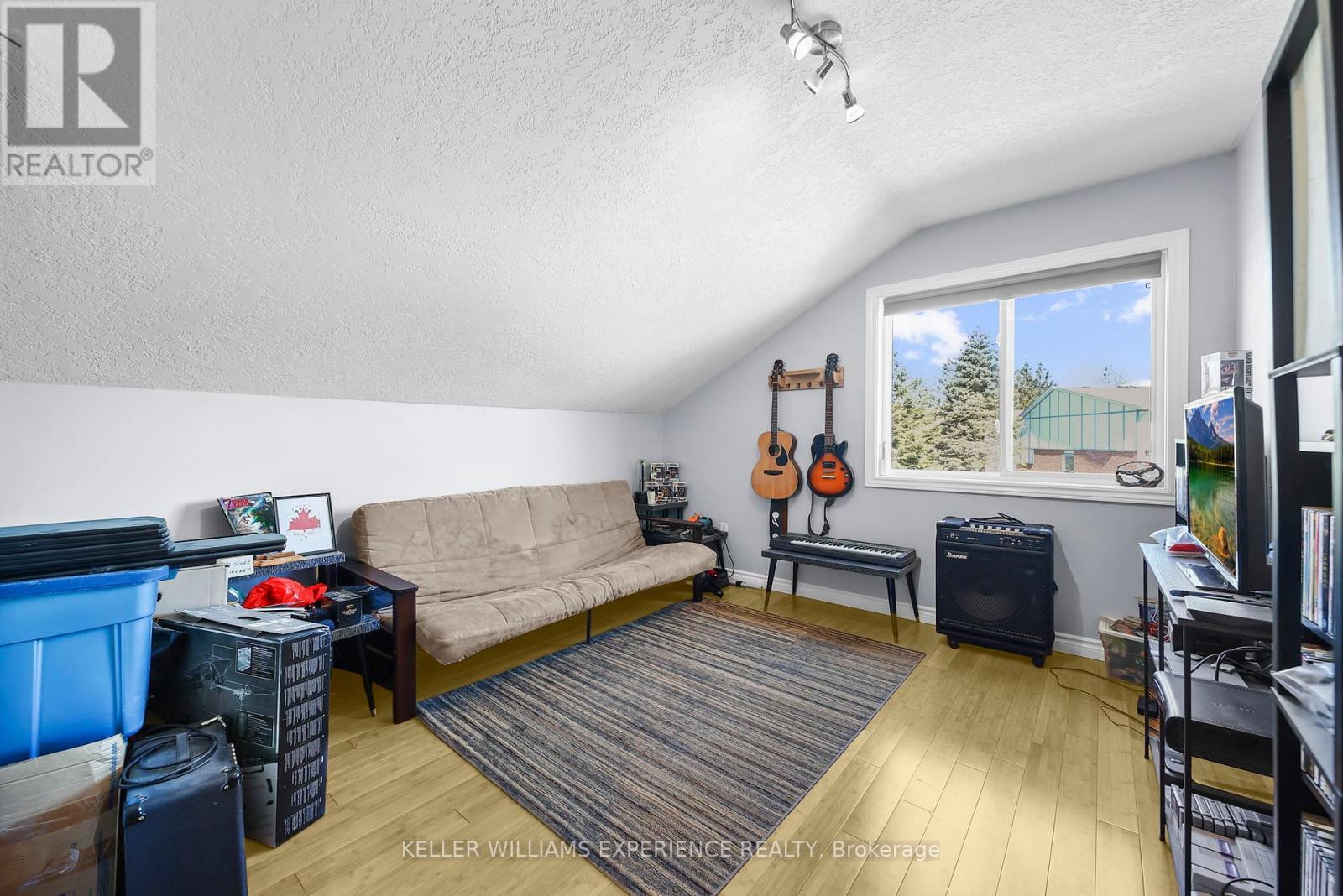 511 Thomas Street, Clearview, Ontario  L0M 1S0 - Photo 24 - S12081413