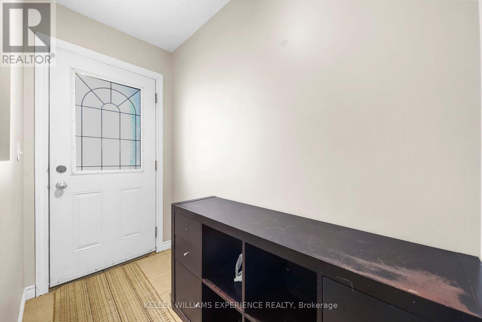 511 Thomas Street, Clearview, Ontario  L0M 1S0 - Photo 6 - S12081413