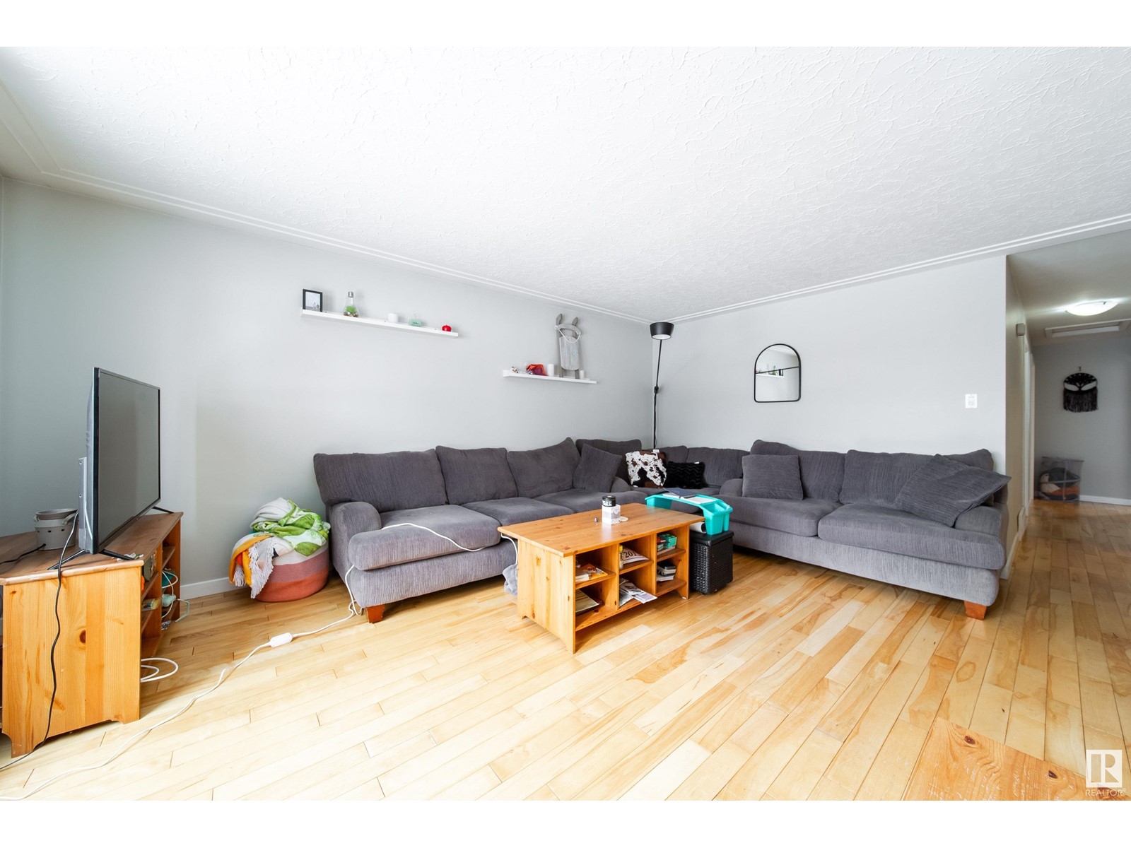 Property at 10562 62 AV NW image 2