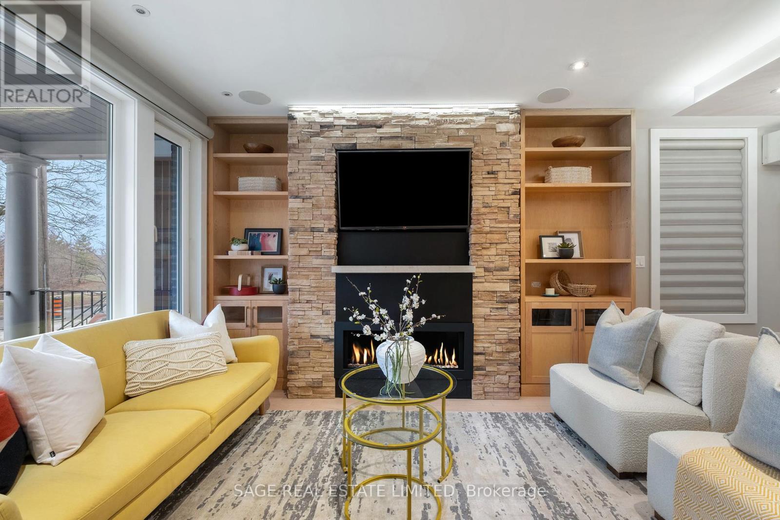Property at 750 CRAWFORD STREET image 3