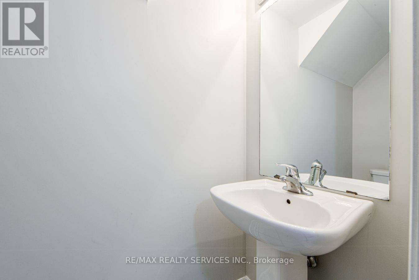 117 - 200 Veterans Drive, Brampton (Northwest Brampton), Ontario  L7A 4S6 - Photo 16 - W12081339